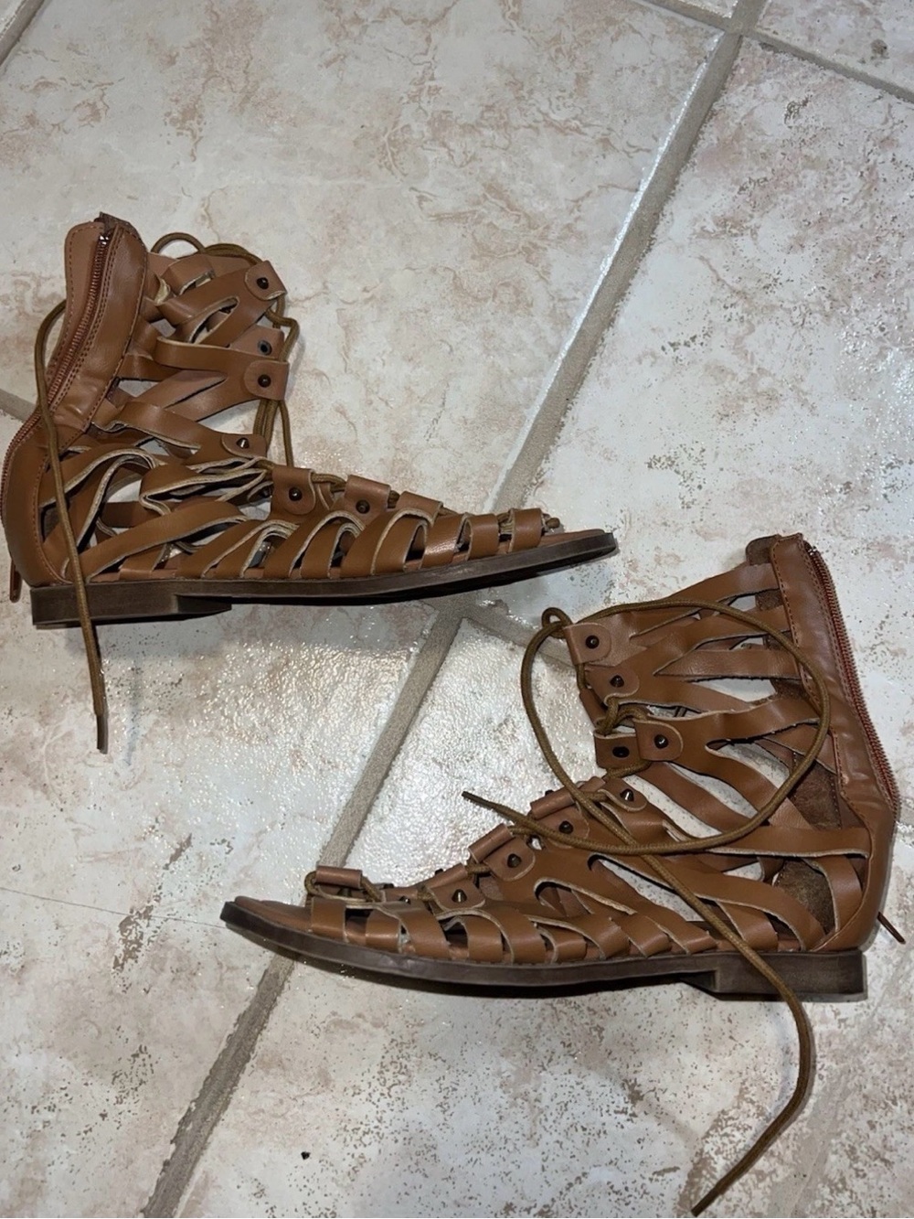 Wild Diva Women’s Gladiator Lace Up Tan Boho Strappy Flat Sandal Size 7